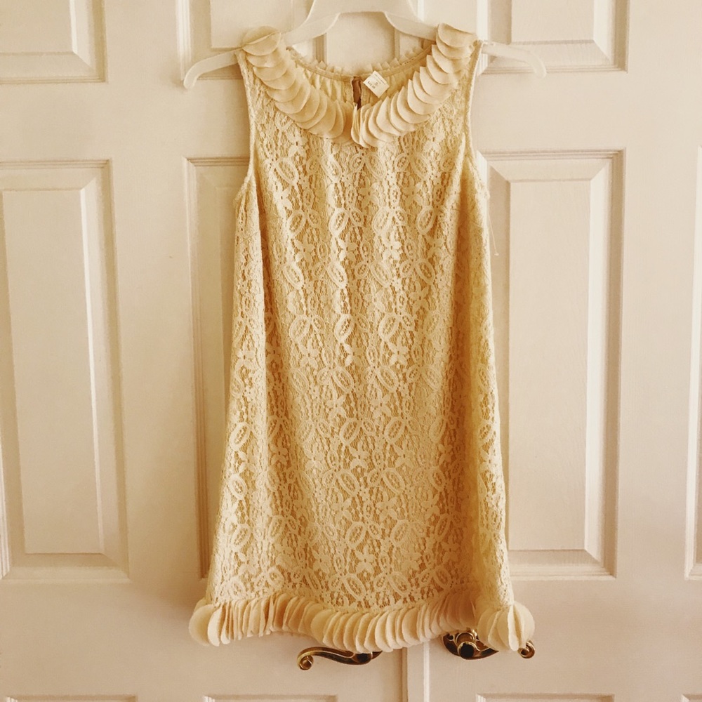 🎯ELEGANT LACE CREME DRESS🎯